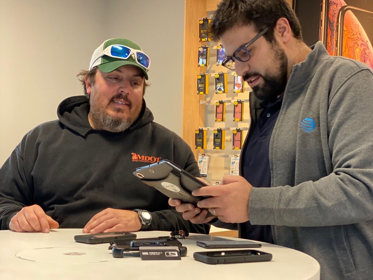 PRIME TIME: AT&T Prime Wireless Store Opens in Saline | The Saline Post