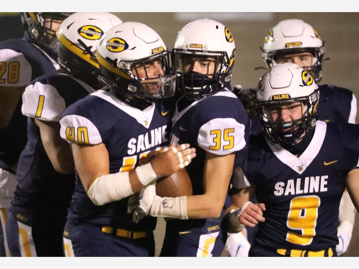 Larry Robinson, Saline, Quarterback