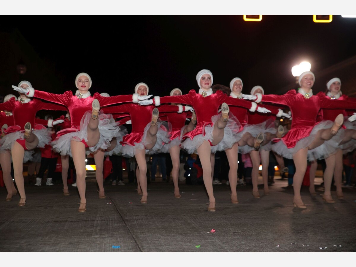 VIDEO The 2022 Saline Holiday Parade The Saline Post