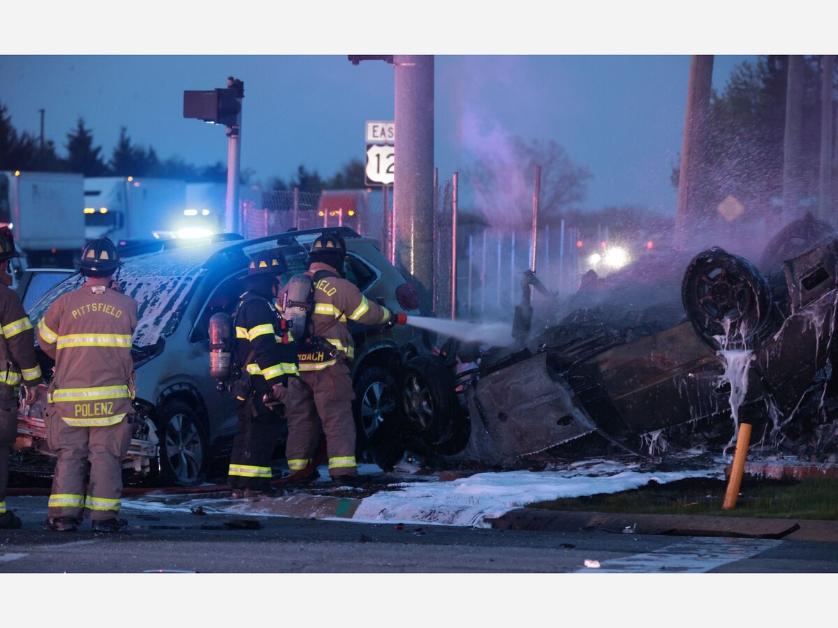 One dies, five injured in three-car crash near Monroe