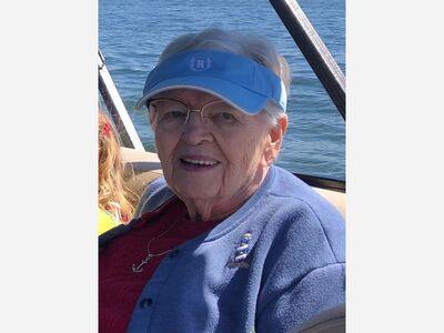 Margaret Dickinson, Mother of 2, Loved Spending Time With Her Grandchildren and Great-Grandchildren
