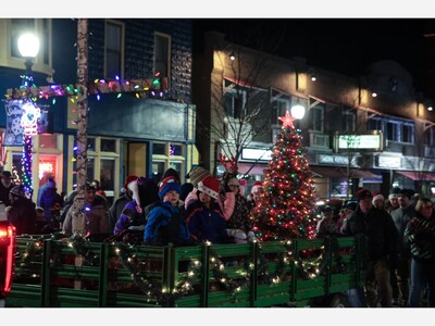 Saline Chamber of Commerce Announces Parade Theme, Tree Lighting and More