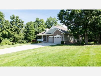 354 Pembroke Dr Saline, MI  48176-1768 