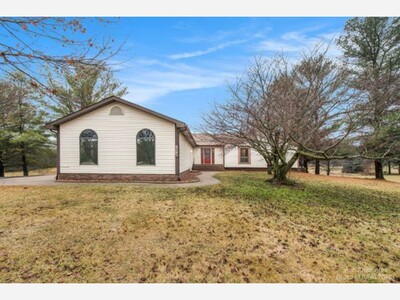 1075 W Bemis Rd, Saline