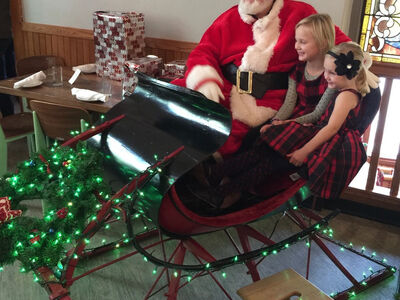 Things to Do in Saline This Weekend: Santa at Salt, Pet Photos with Santa, Rentschler Farm Christmas and More