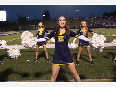 Saline Community Education Offers Middle School Sideline Cheerleading Program
