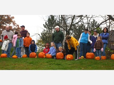 What to do in Saline: Gospel Choir Concert, Chair Yoga, Taco Truck, Jazz and Cookies, Farmers Market, Pumpkin Roll and More!
