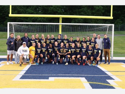 SOCCER: Dominant Hornets Take the District Championship