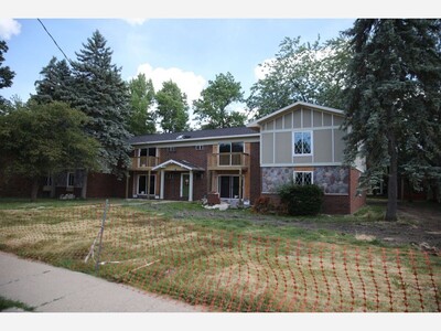 City Plans Meeting Saturday for Thorncrest Tenants Losing Housing