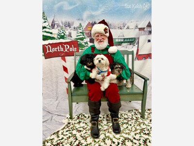 Santa Visits Senior Center for Portraits with Pets
