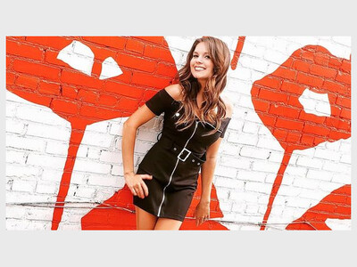 Kari Holmes at Salty Summer Sounds